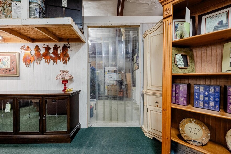 More Photos Of 1060 SR 29 S, LaBelle General Retail For Sale