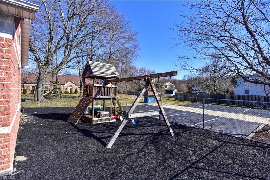 More Photos Of 8790 E Market St, Warren Medical For Sale