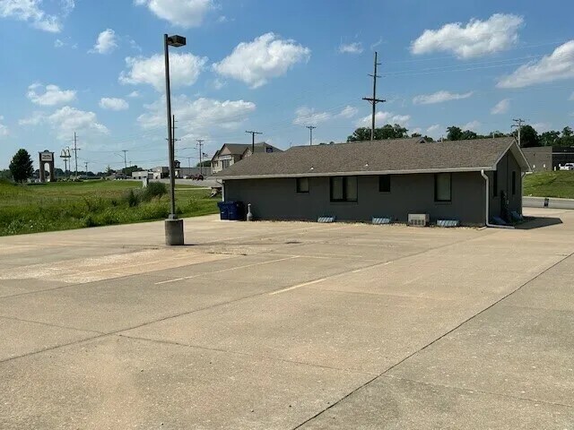 More Photos Of 2519 E Jackson Blvd, Jackson Office For Lease