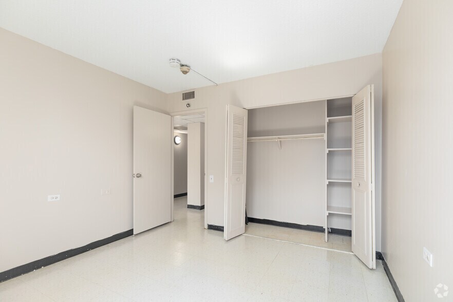 More Photos Of 489 W State St, Trenton Apartments For Lease