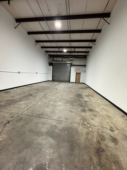 More Photos Of 141 Industrial Loop, Staten Island Warehouse For Lease