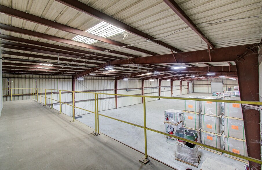 More Photos Of 8730 Ley Rd, Houston Warehouse For Lease