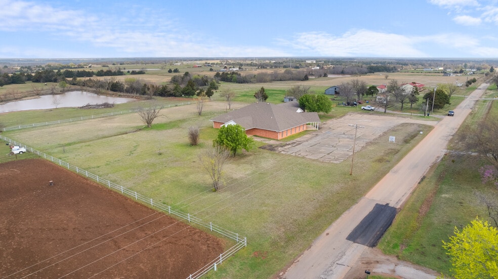 More Photos Of 907 N Oklahoma St, Tryon Religious Facility For Sale