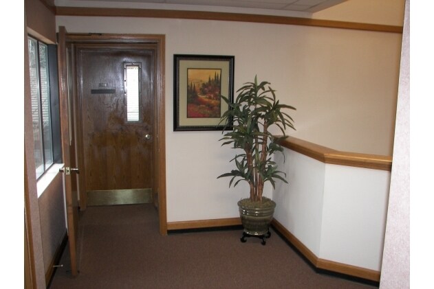 More Photos Of 1510 Poole Blvd, Yuba City Office For Lease