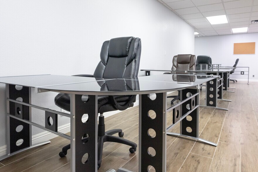 More Photos Of 5430 W Sahara Ave, Las Vegas Office For Lease