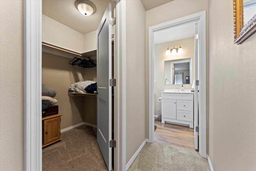 More Photos Of 2729 W Marina Dr, Moses Lake Apartments For Sale