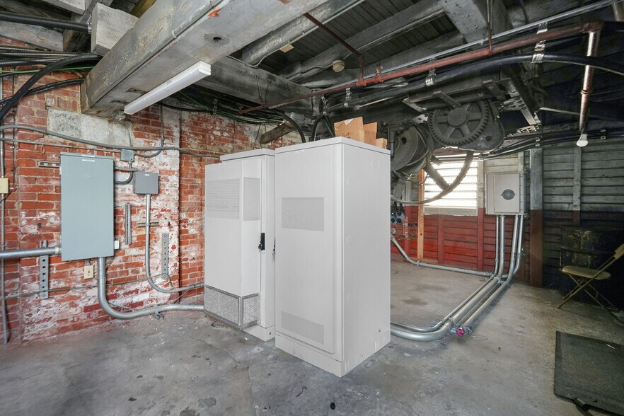 More Photos Of 431 Harris Ave, Providence Warehouse For Sale