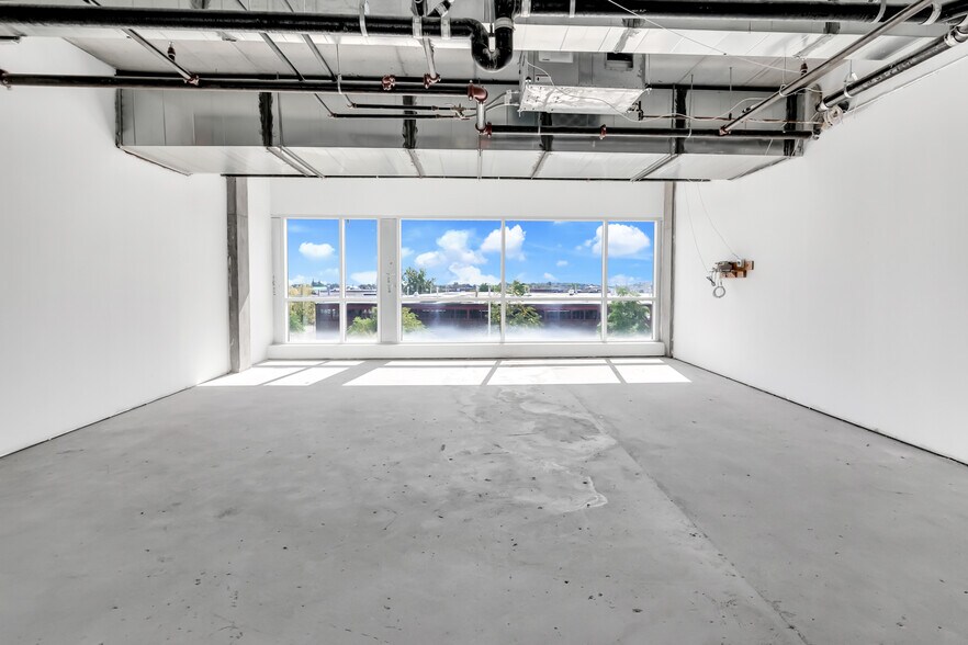 More Photos Of 1275 Finch Av W, Toronto Office For Sale