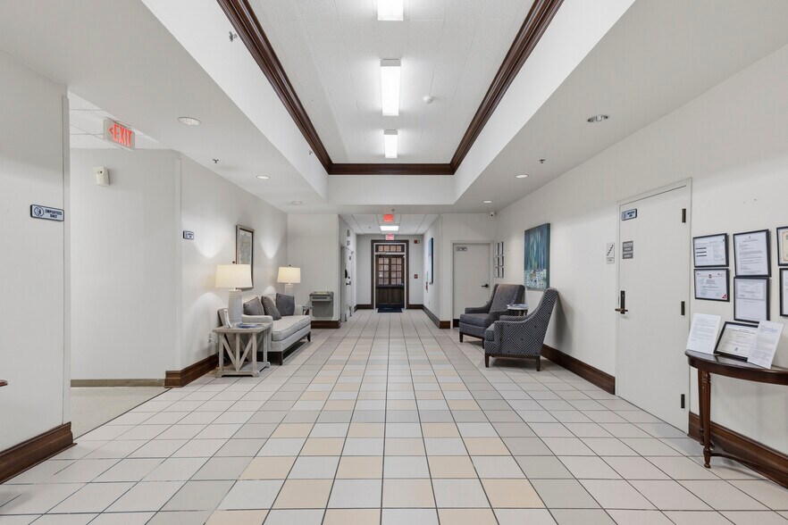 More Photos Of 450 Towne Center Blvd, Ridgeland Skilled Nursing Facility For Sale