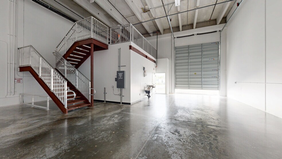 Primary Photo Of 6175 NW 102nd Ave, Doral Showroom For Sale