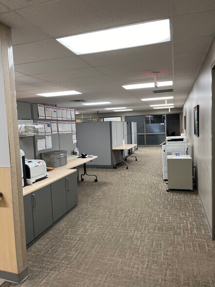 More Photos Of 3202 13th Ave S, Fargo Storefront For Lease