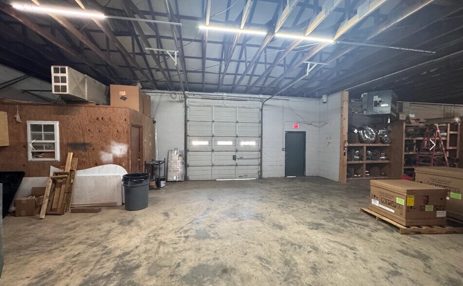 More Photos Of 7843 Conners Rd, Winston Showroom For Sale