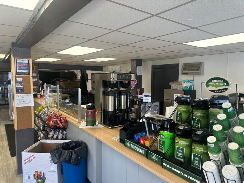 More Photos Of 2 Chadborne Rd, Sebago Lake Storefront Retail Residential For Sale