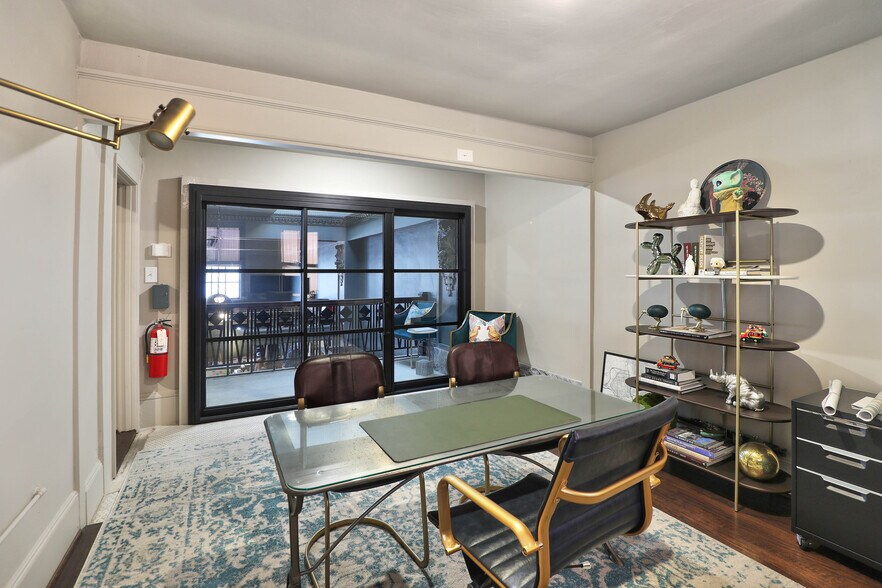 More Photos Of 110 N Tennessee St, McKinney Storefront Retail Office For Lease