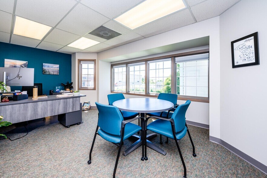 More Photos Of 2300 Pipestone Rd, Benton Harbor Office For Sale