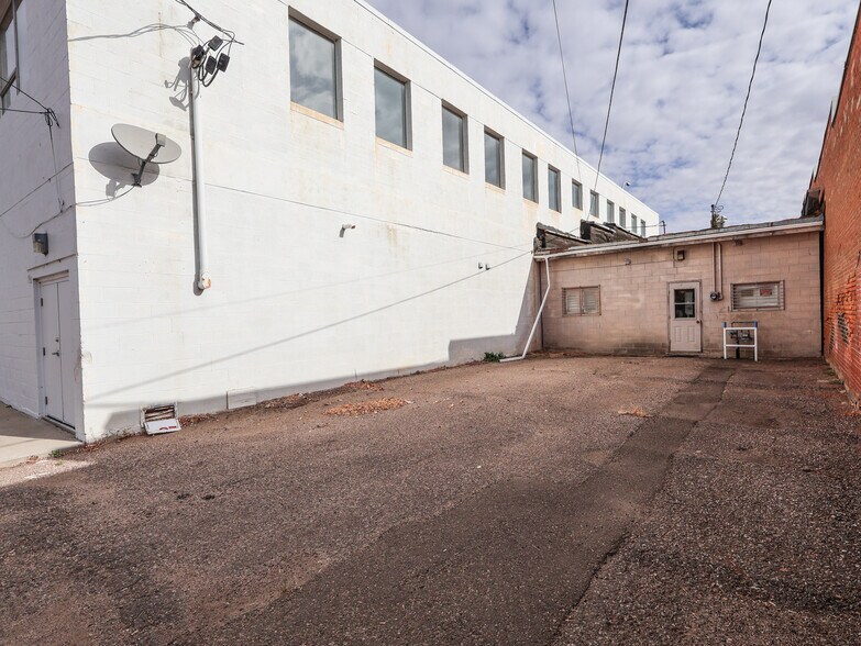 More Photos Of 5010 50 st, Stettler General Retail For Sale