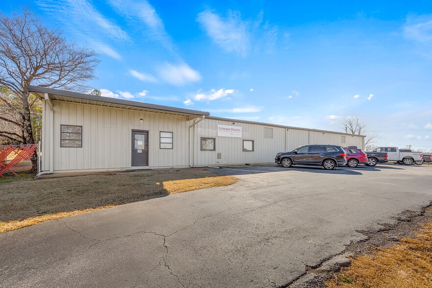 More Photos Of 110 Lee Joyal Rd, Duncan Service For Lease