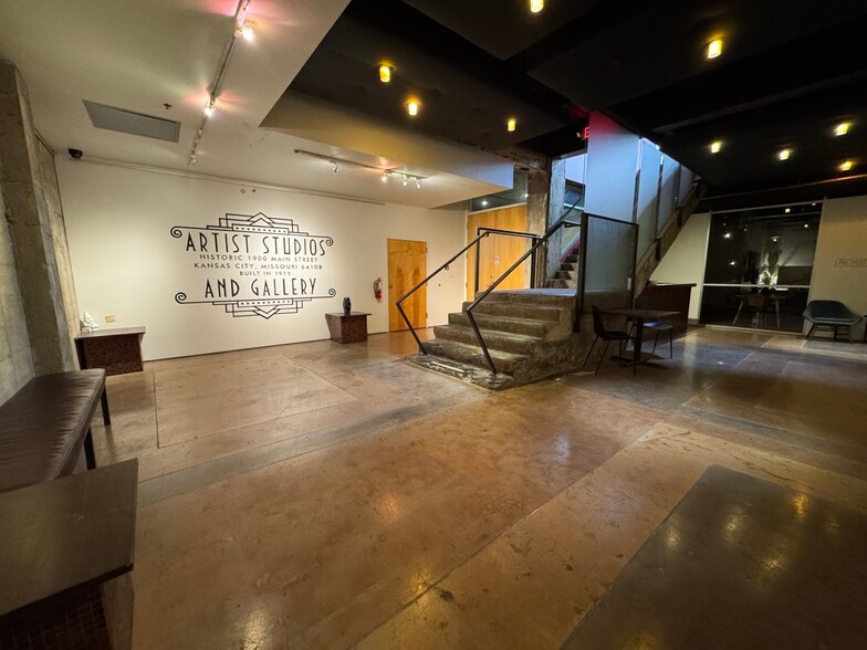 More Photos Of 1900 Main St, Kansas City General Retail For Lease