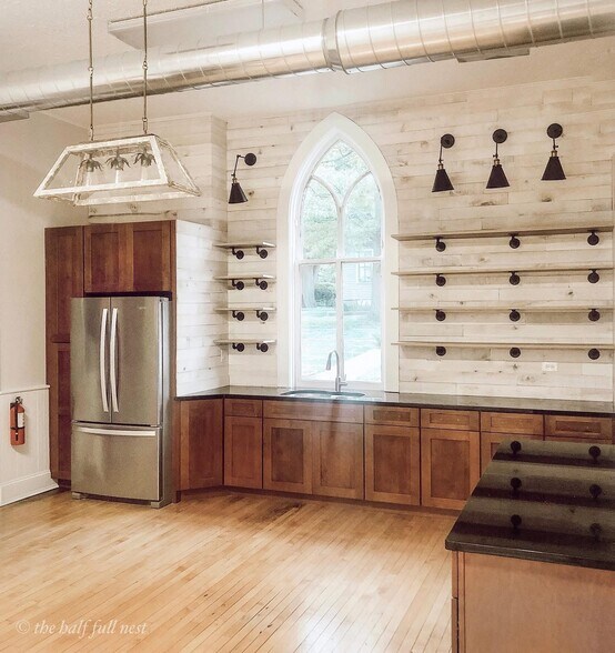 More Photos Of 205 W Main St, West Dundee Office For Sale