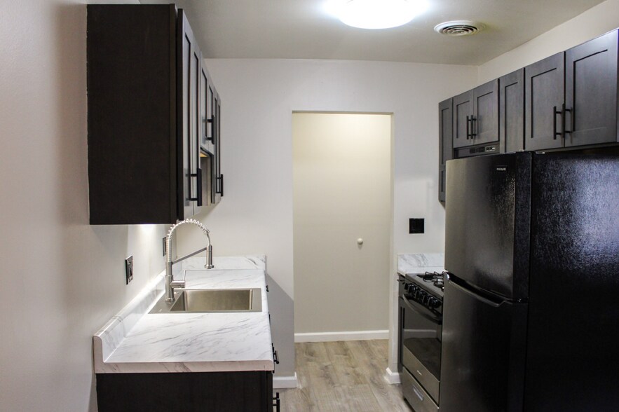 More Photos Of 21516 Dequindre Rd, Warren Apartments For Sale