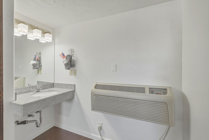 More Photos Of 311 E Main St, Vernal Hotel For Sale