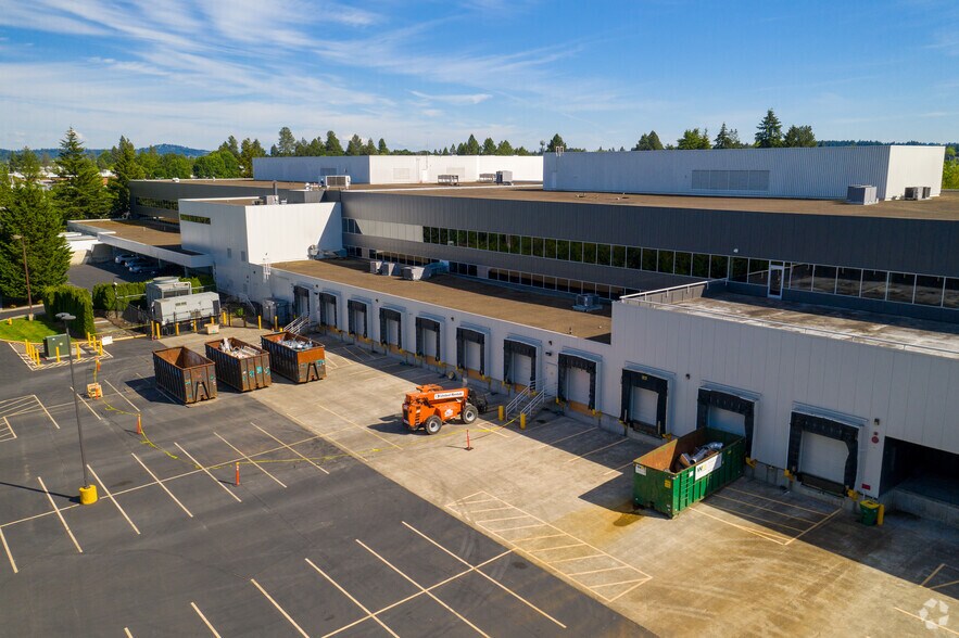 More Photos Of 14523 SW Millikan Way, Beaverton Light Distribution For Lease