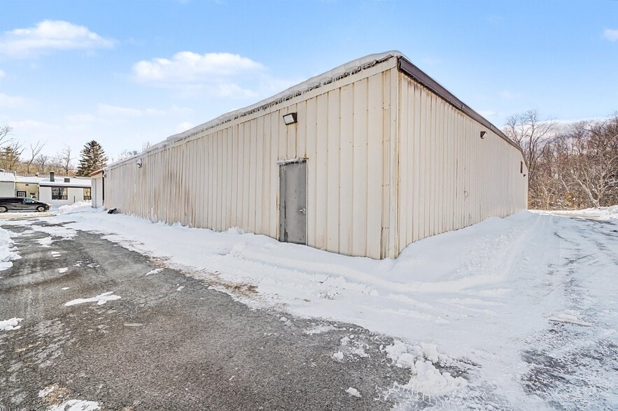 More Photos Of 688 Route 17K, Montgomery Warehouse For Lease
