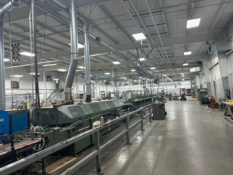 More Photos Of 3340-3350 Main St, Ravenna Light Manufacturing For Sale