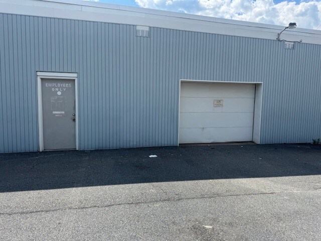 More Photos Of 133 S West End Blvd, Quakertown Freestanding For Lease