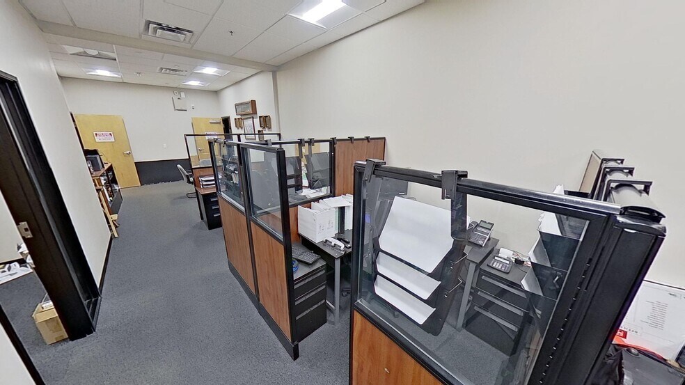 More Photos Of 3763 Imperial St, Frederick Showroom For Sale