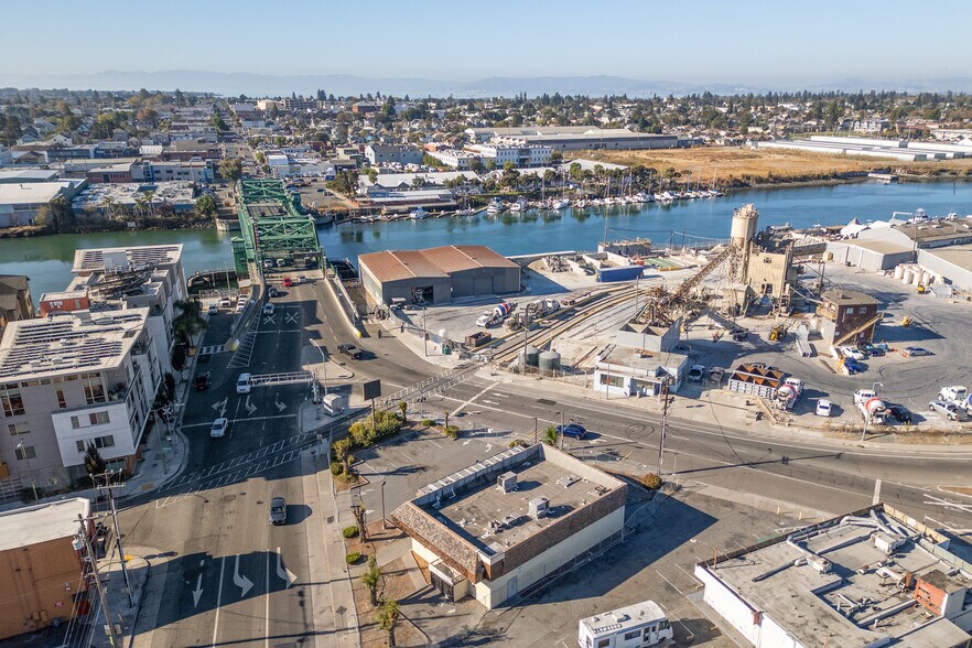 More Photos Of 324 23rd Ave, Oakland Convenience Store For Sale