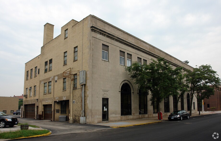 More Photos Of 1724 4th Ave, Rock Island Office Residential For Lease
