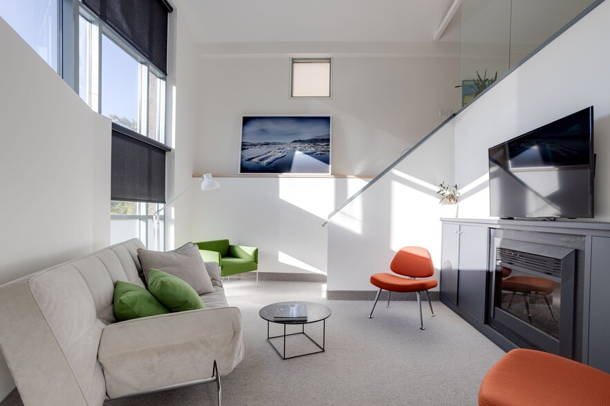 More Photos Of 115 Walnut Ave, Toronto Office For Sale