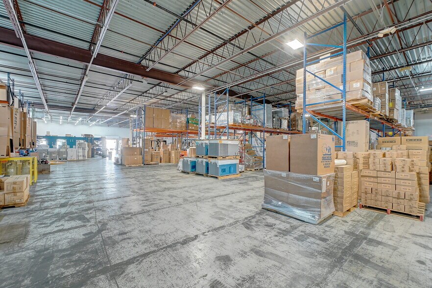 More Photos Of 3040 Fowler St, Fort Myers Warehouse For Sale