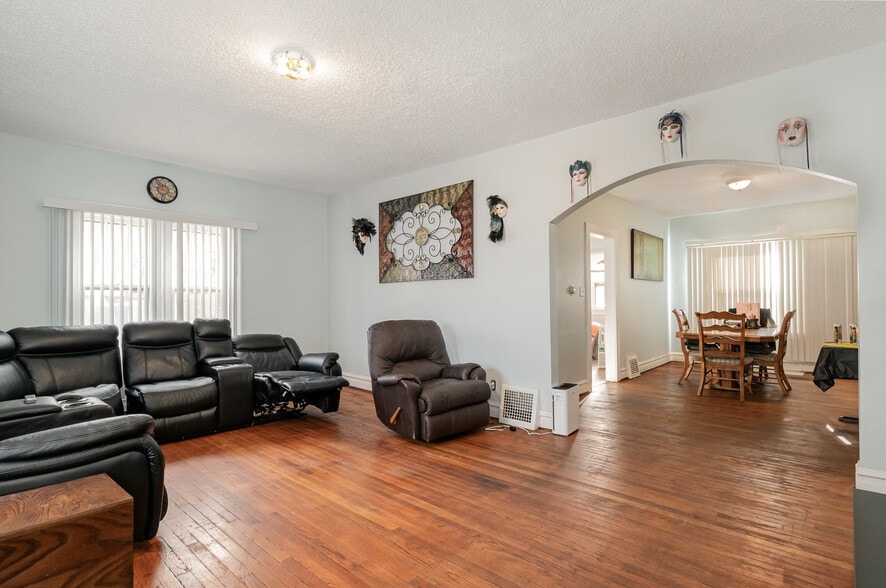 More Photos Of 2715 W Ridge Rd, Gary Bar For Lease