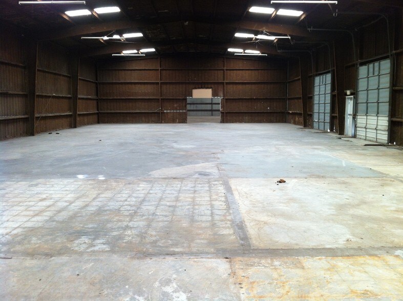 More Photos Of 3146 Springfield Ave, Lancaster Manufacturing For Lease