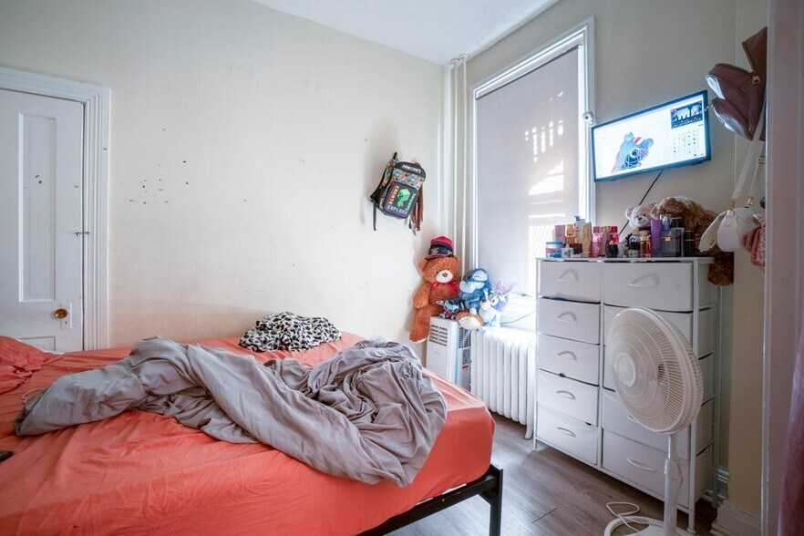 More Photos Of , Baltimore General Retail For Sale