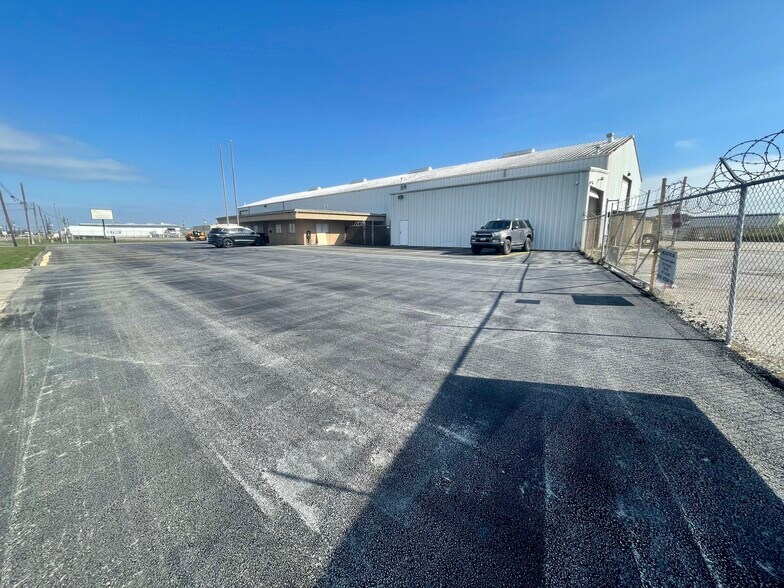 More Photos Of 442 Navigation Blvd, Corpus Christi Warehouse For Sale