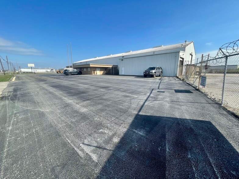 More Photos Of 442 Navigation Blvd, Corpus Christi Warehouse For Sale