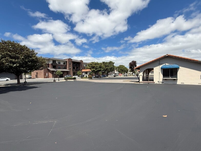 Primary Photo Of 525 Abbott St, Salinas Auto Repair For Lease