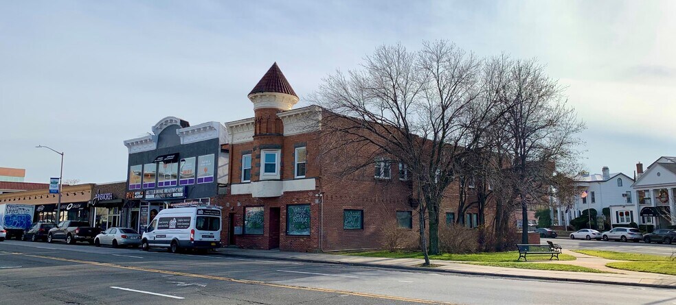 More Photos Of 200 Merrick Rd, Rockville Centre Storefront Retail Residential For Lease