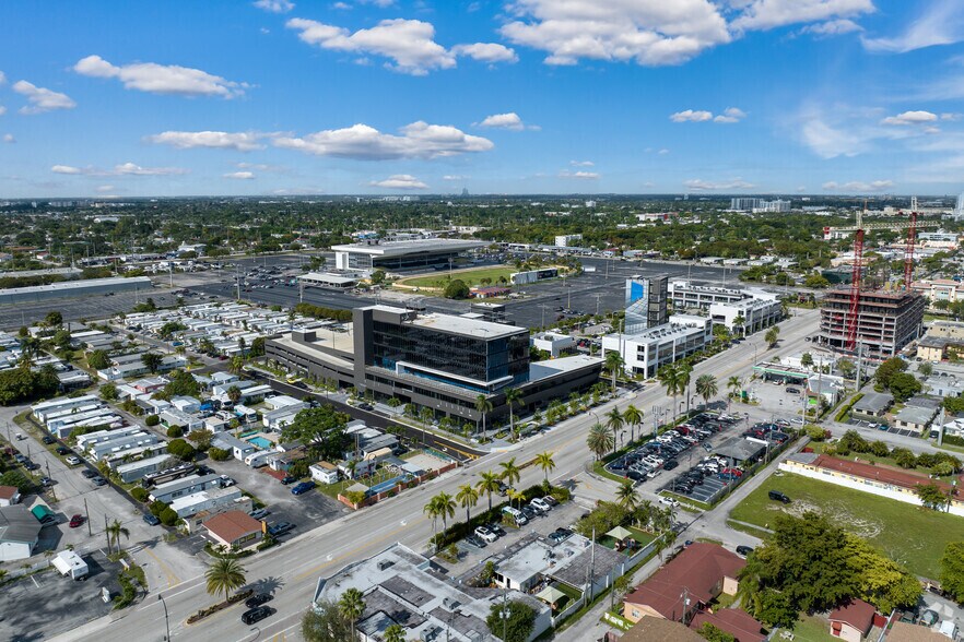 More Photos Of 601 N Federal Hwy, Hallandale Beach Office For Lease