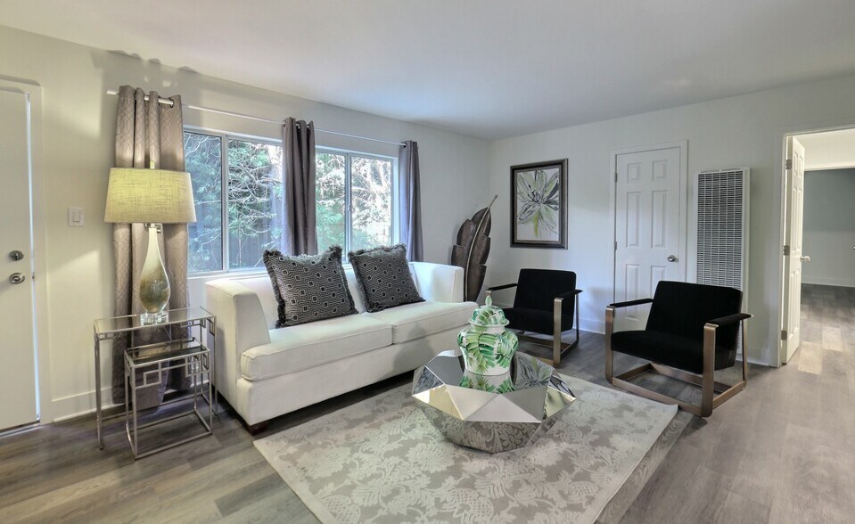 More Photos Of 534 Broadway St, Venice Apartments For Sale