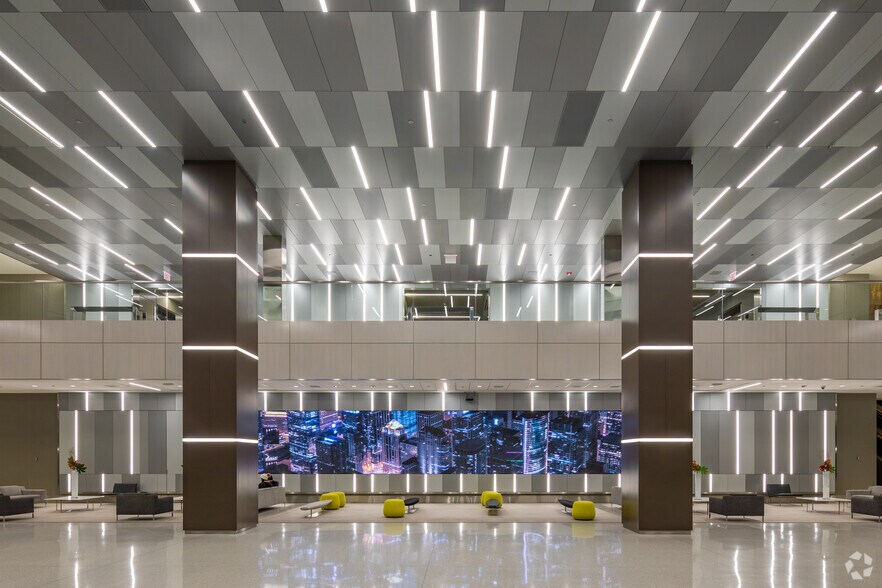 More Photos Of 130 E Randolph St, Chicago Office For Sale