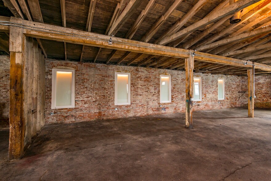 More Photos Of 1517 E Sprague Ave, Spokane Storefront Retail Office For Sale