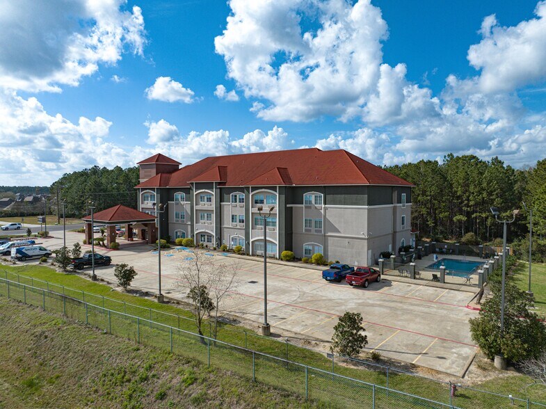 More Photos Of 104 N LHS Dr, Lumberton Hotel For Sale
