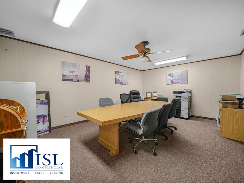 More Photos Of 112 N Poplar Ave, Sanford Flex For Sale