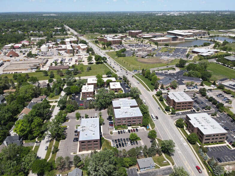 More Photos Of 290-300 S County Farm Rd, Wheaton Office For Lease