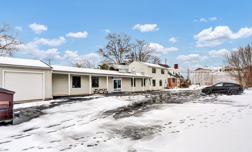 More Photos Of 93 Elm St, Old Saybrook Restaurant For Sale