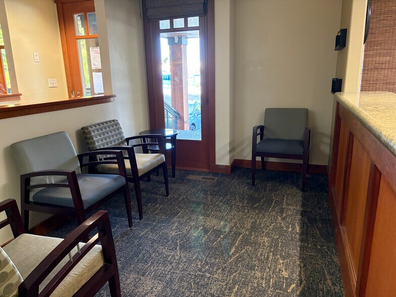 More Photos Of 1515 N 200th St, Seattle Medical For Lease